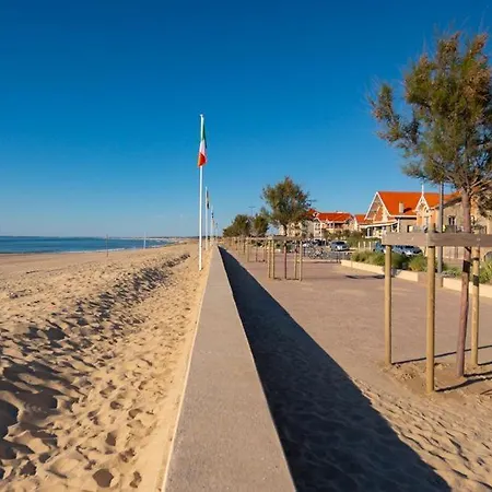 L'ocean Au Bout De La Rue Holiday home *